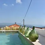 וילה Mom's Retreat *